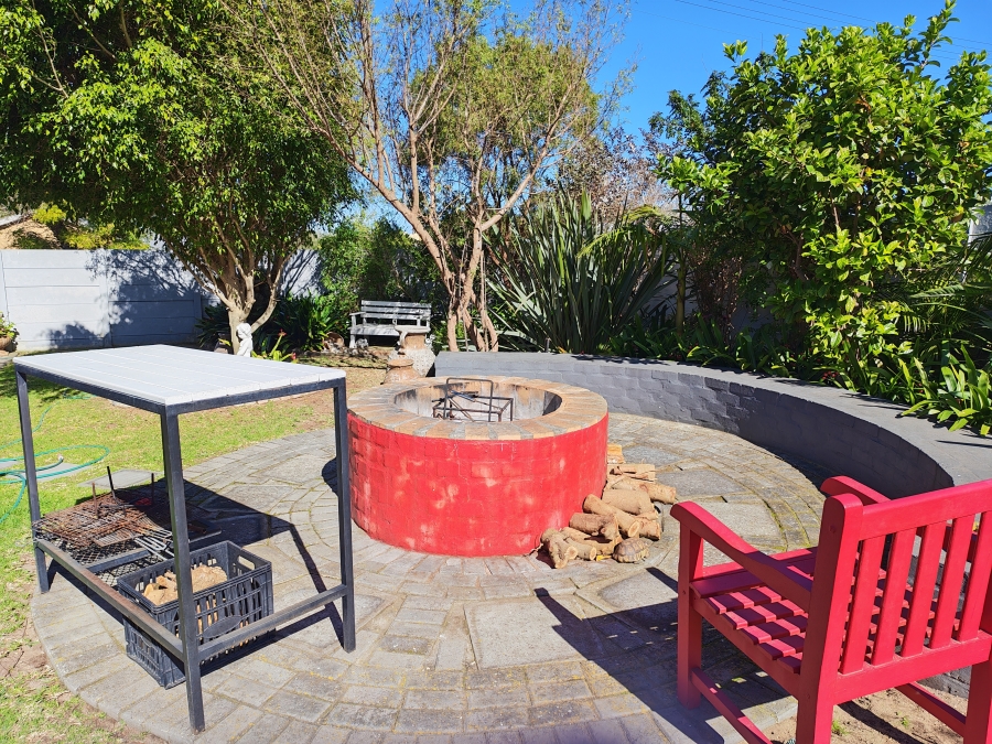 3 Bedroom Property for Sale in Palmiet Western Cape